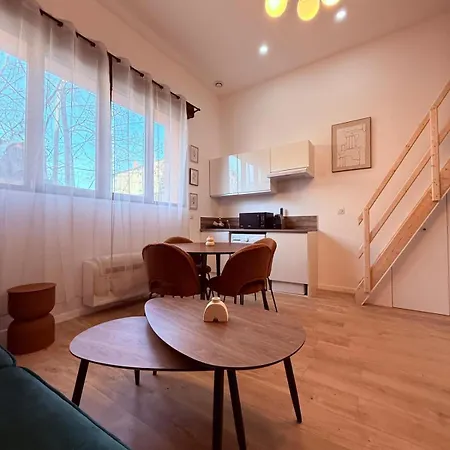 Miribel 3 2 Bedrooms Jean Mace Διαμέρισμα *